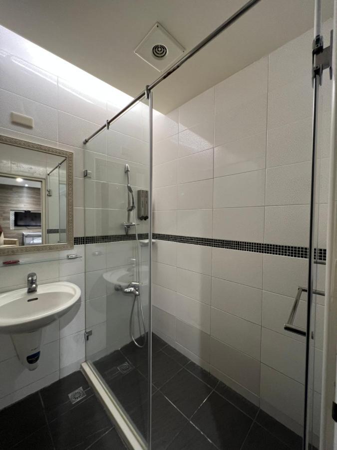 Dlinn Hotel Тайджун Екстериор снимка