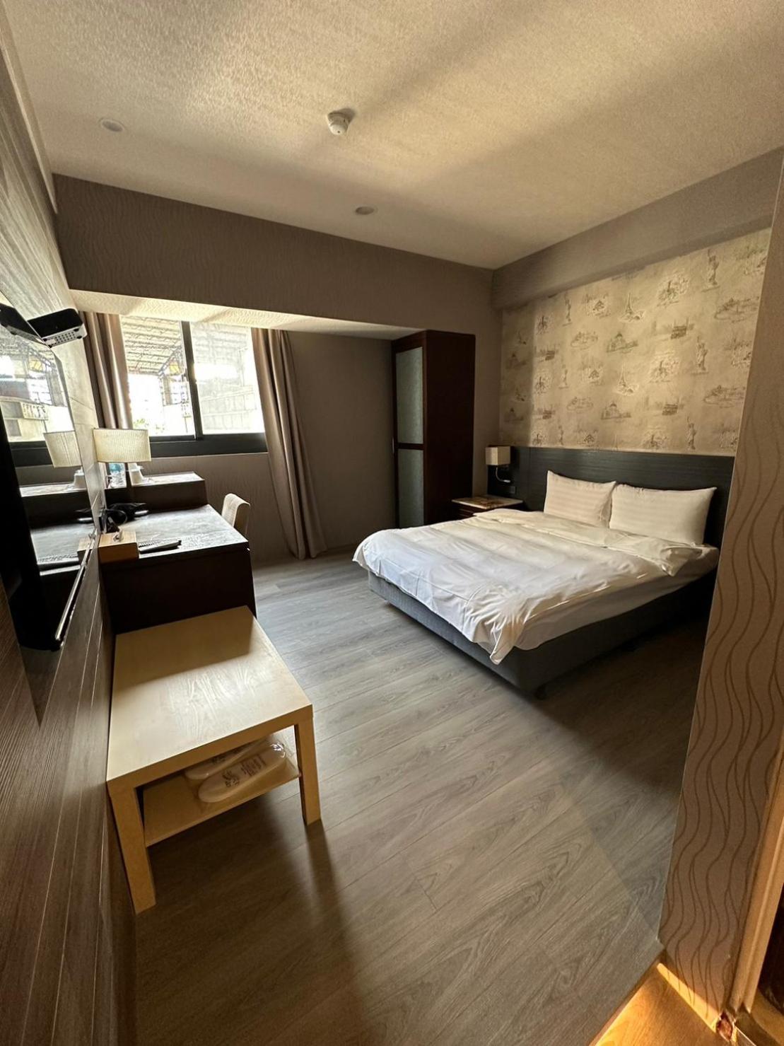 Dlinn Hotel Тайджун Екстериор снимка