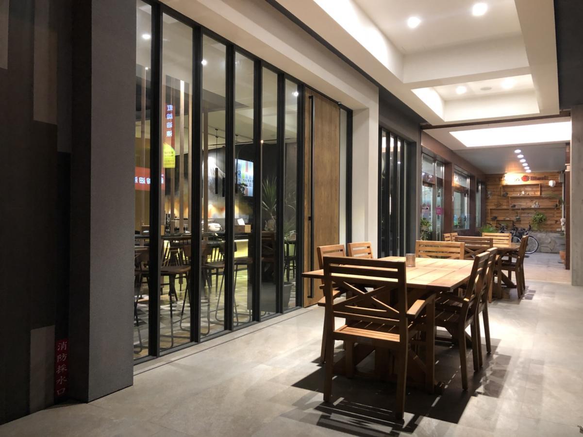 Dlinn Hotel Тайджун Екстериор снимка