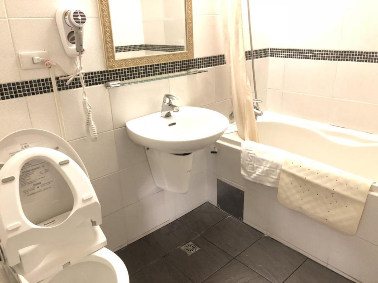 Dlinn Hotel Тайджун Екстериор снимка